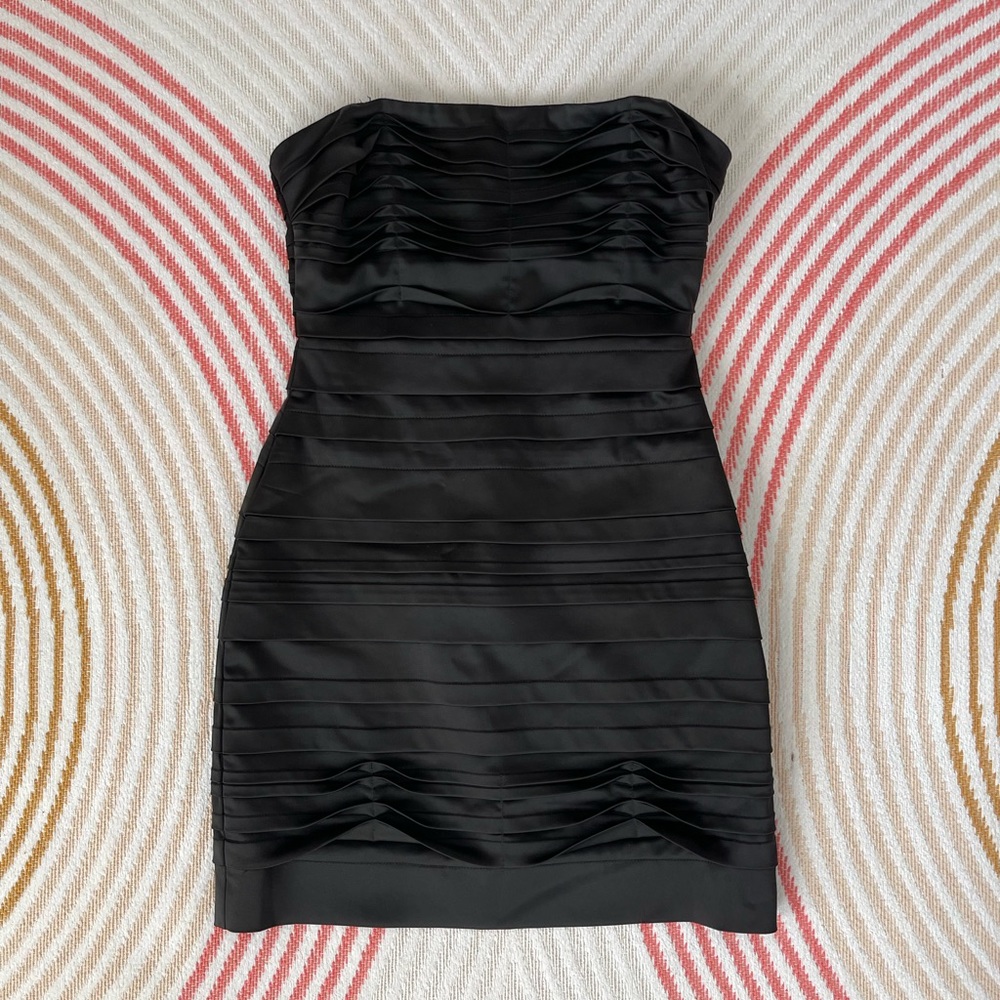 Designer, Super Flattering Shell-lined Mini Black Dress, Size 0, BCBG Maxazria